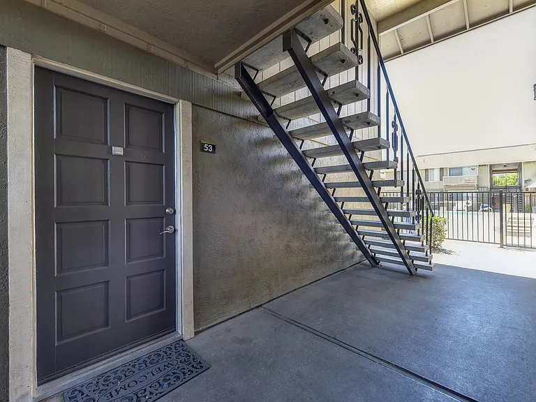 Chardonnay Ridge |Entry to One Bedroom