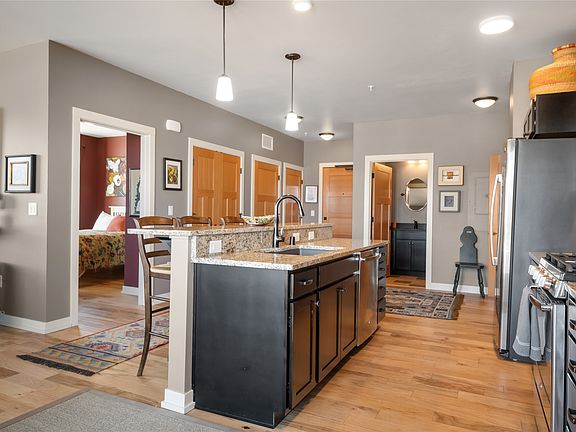 3rd image of 835 Wyoming St #206