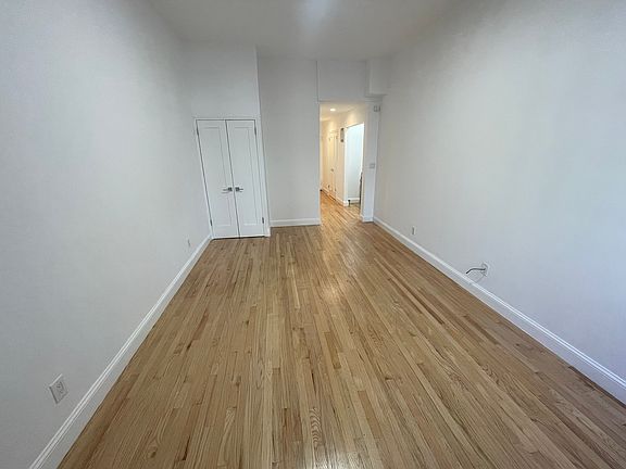 3rd image of 505 E 88th St APT 1D