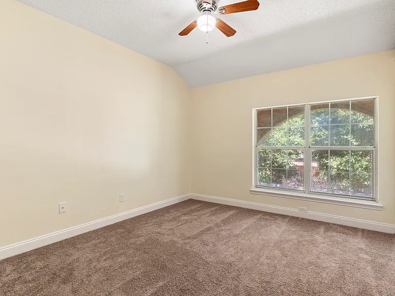 2522 Primrose Ln — Photo 25