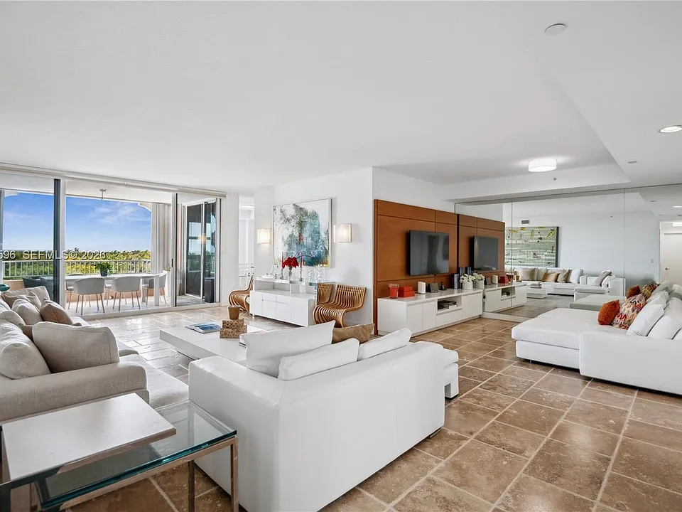 747 Crandon Blvd #Penthouse 10
