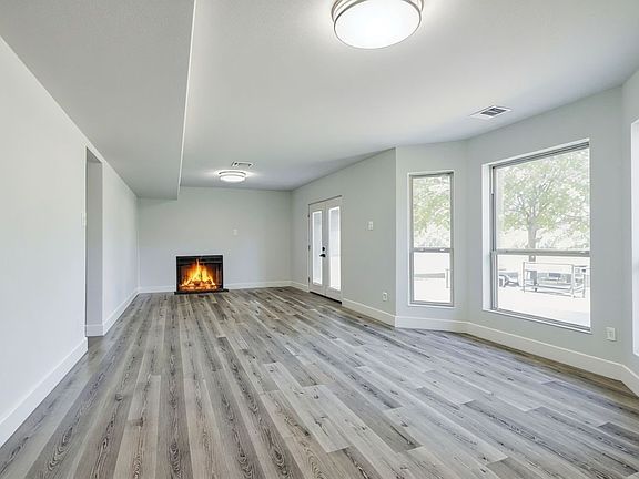 4th image of 781 Brown Rd