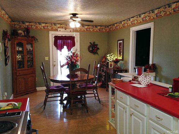 21332 kitchen to dining room