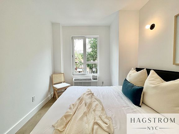 5th image of 1042 President St #9A
