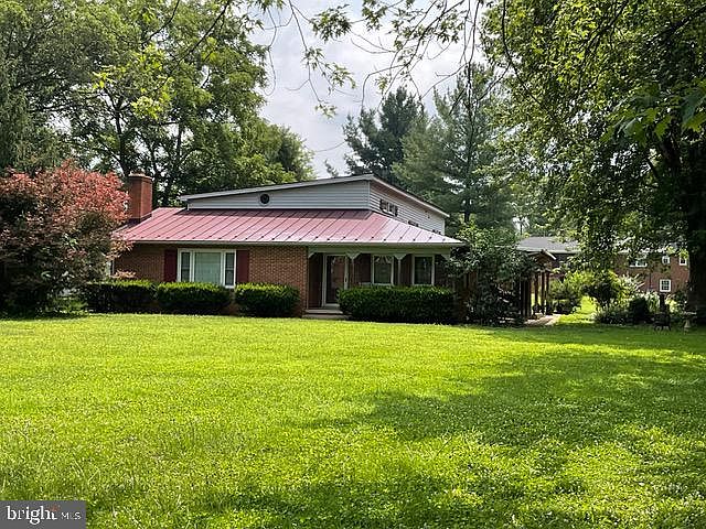 1st image of 577 Old Farm Rd