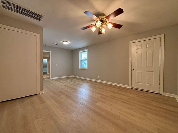 3rd image of 1021 Sharpe Ave #B