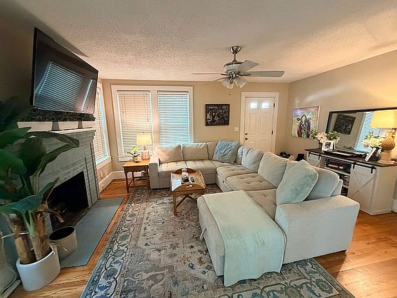 3rd image of 404 Ott Rd