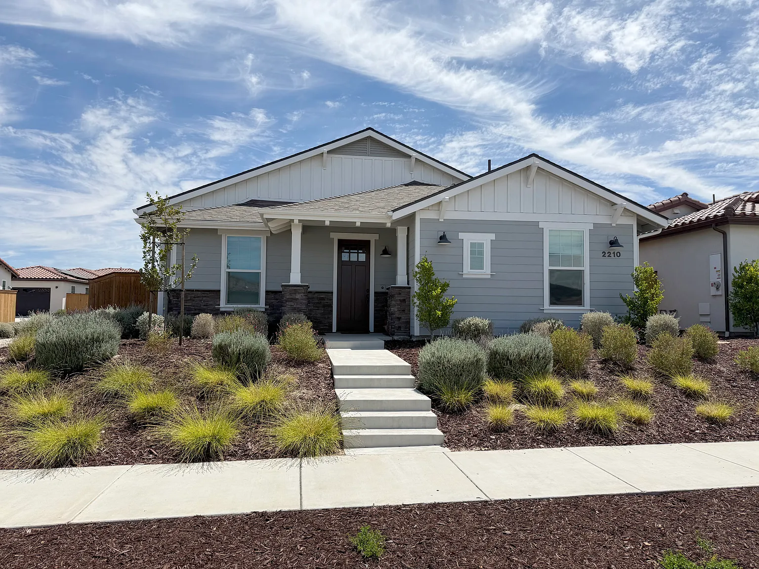 3 bed, 1898 sqft, $3,950 — Photo 1