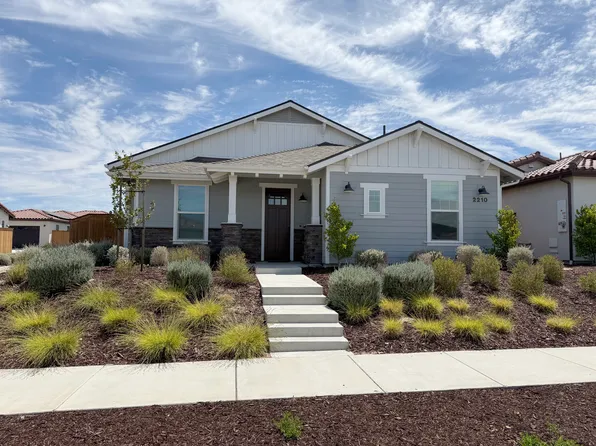 2210 Gamay Ln, Paso Robles, CA 93446