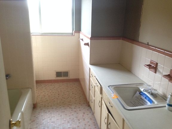 Ceramic tiled baths