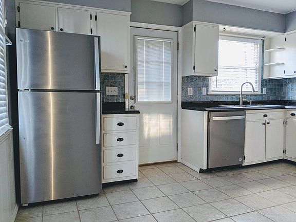Kitchen - brand new appliances