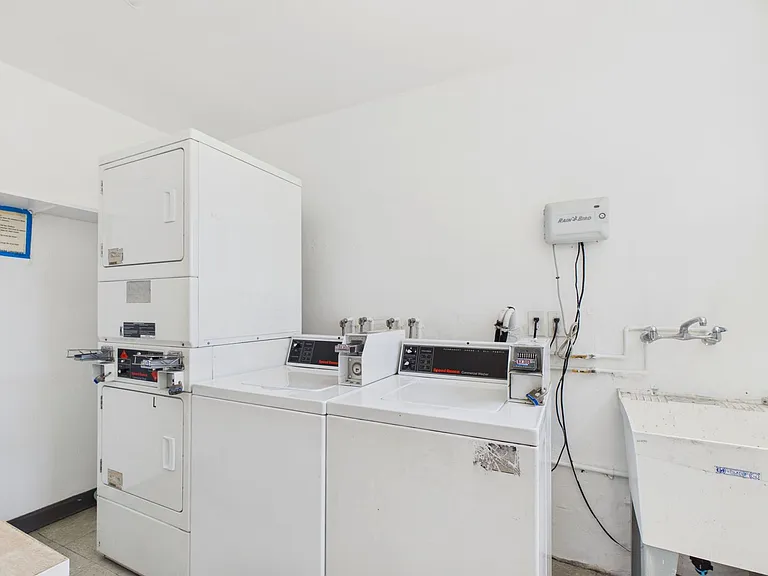 liv209 — Photo 21