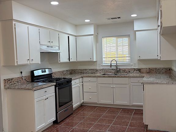 4th image of 1541 N Central Ct