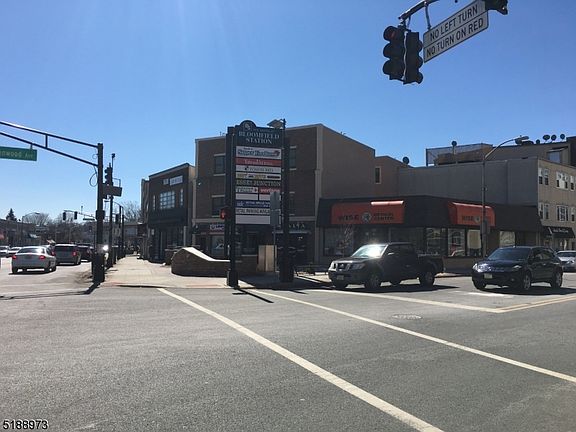 5th image of 574 Bloomfield Ave #4