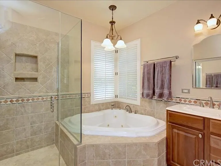24 Seven Kings Pl — Photo 4