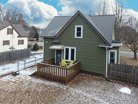3rd image of 316 1st Ave SE