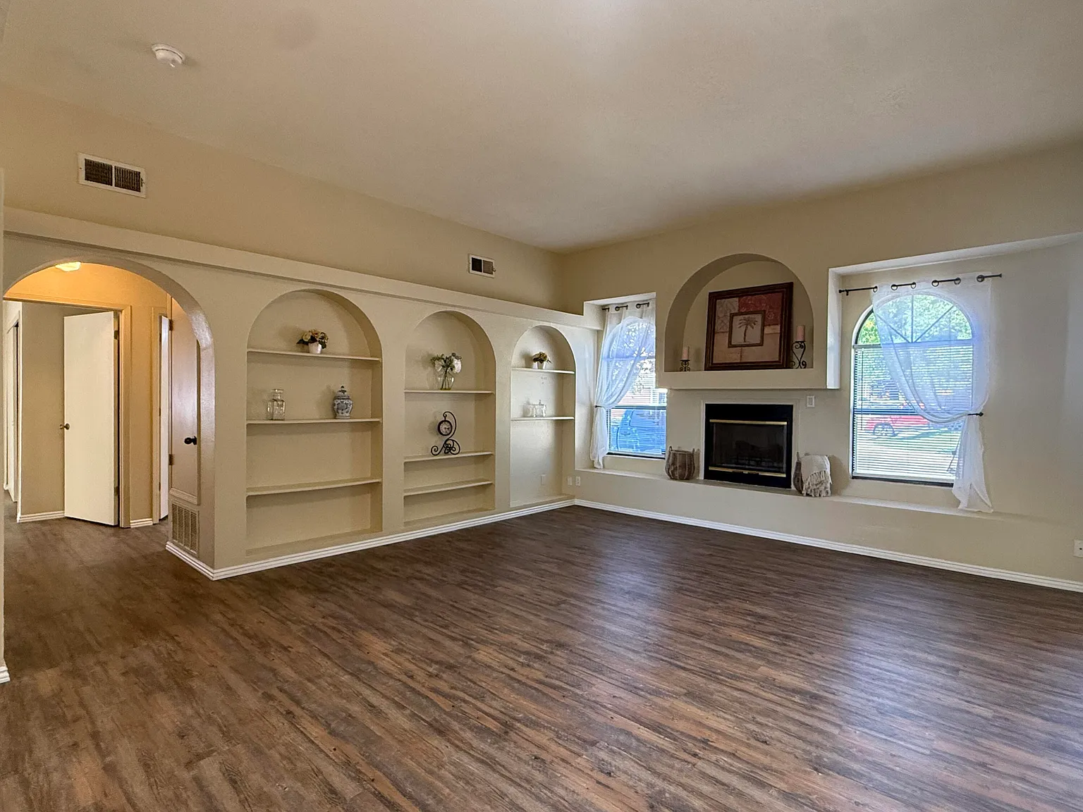 2 bed, 2.0 bath, 1378 sqft, $2,200 — Photo 4