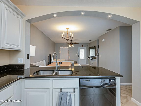 3rd image of 1035 Luminary Cir APT 104