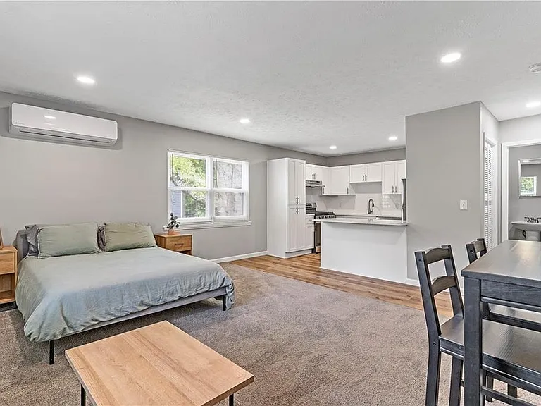 1701 Hawthorne Ave #1B — Photo 5
