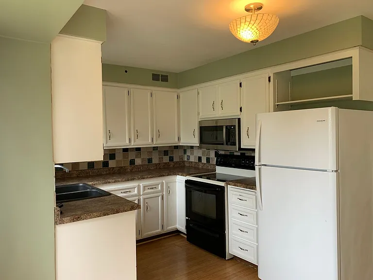 14865 Pershing Dr — Photo 7