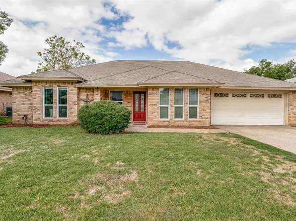 1303 Brookfield Ln, Mansfield, TX 76063