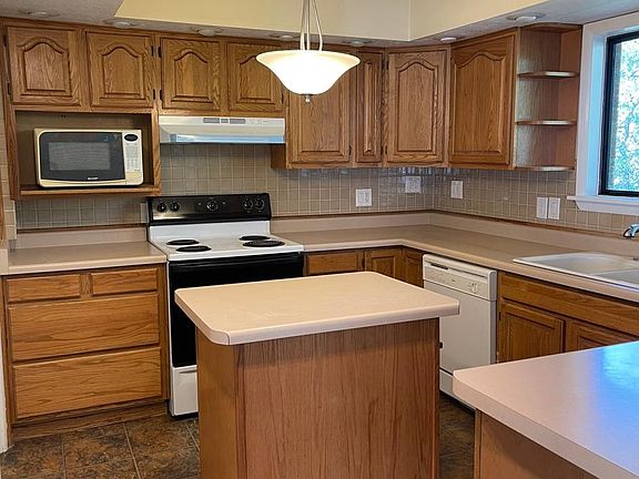 4th image of 3595 E Oakview Dr