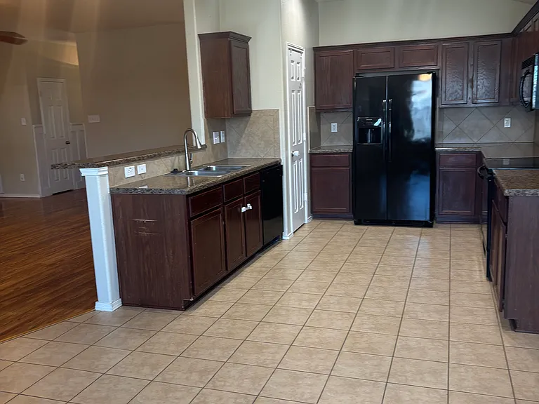 10261 Salem Way — Photo 9