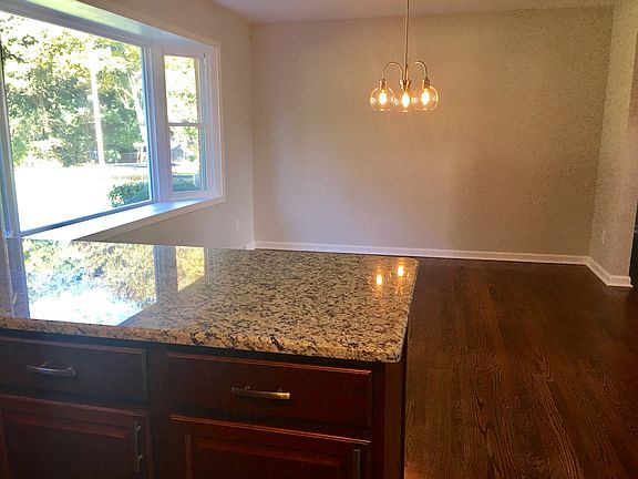 5th image of 174 Deerwood Dr