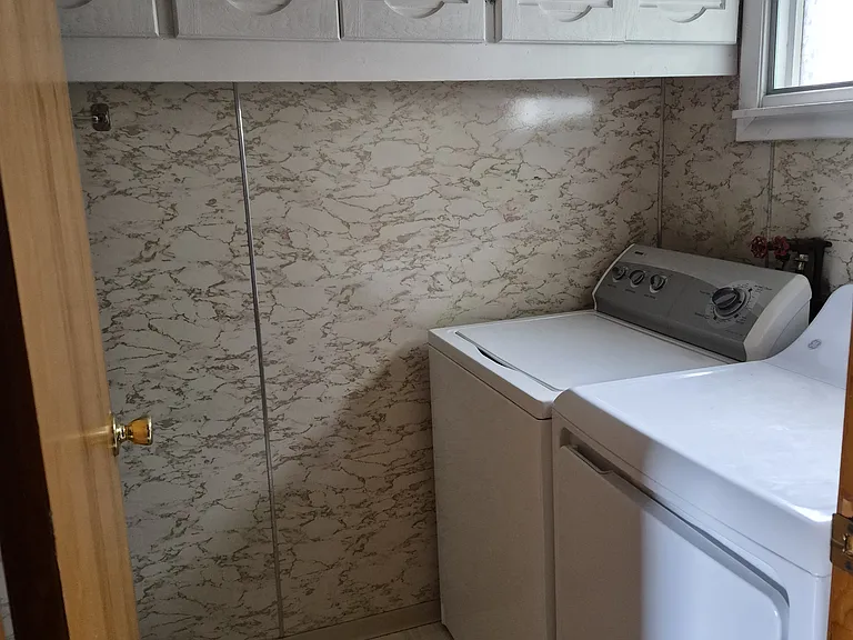 182 Golden Ave #2 — Photo 3