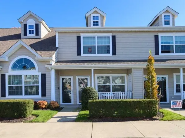119 Willow Ln, Valley Stream, NY 11580