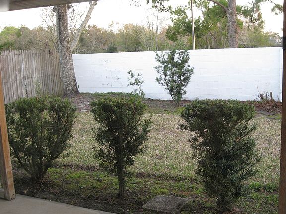 5th image of 345 Goldstone Pl