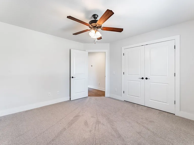 1100 Huntleigh Dr — Photo 16