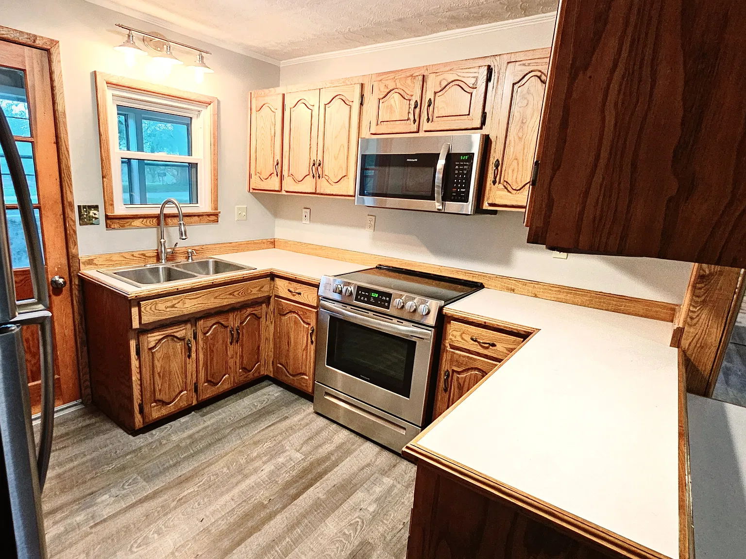 2 bed, 1020 sqft, $1,900 — Photo 3