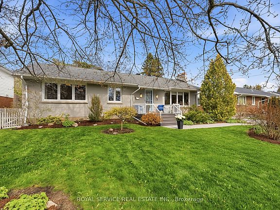 4th image of 44 Springbrook Rd