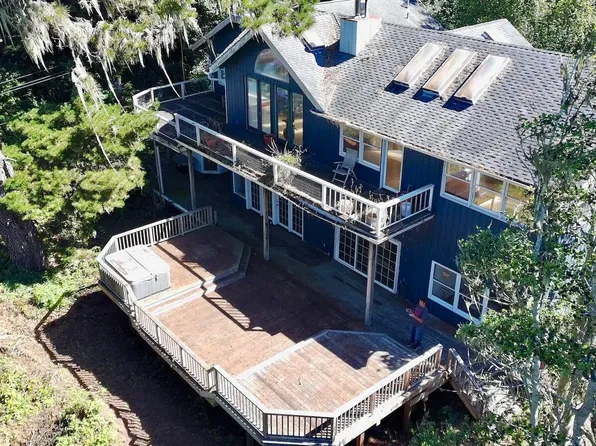 5185 Patrick Creek Dr, McKinleyville, CA 95519