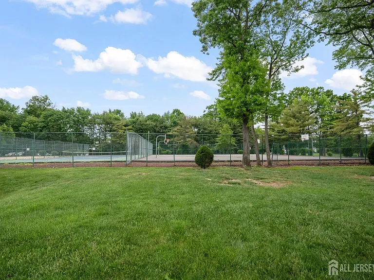 4410 Birchwood Ct — Photo 16