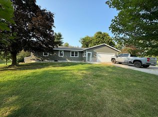 455 Apache Dr, Fremont, MI 49412