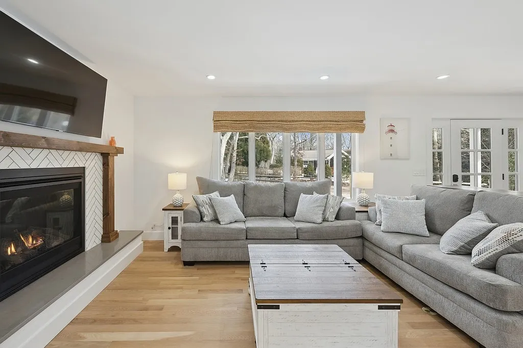Brand New in East Hampton — Photo 3