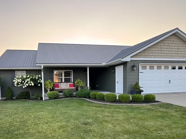 500 Riverking Rd, Clinton, IA 52732