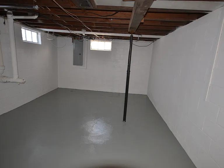 121 Hickory Rd — Photo 24