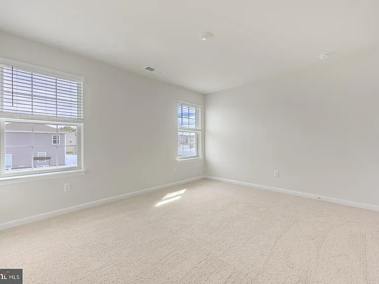 110 Charing Cross Dr — Photo 15