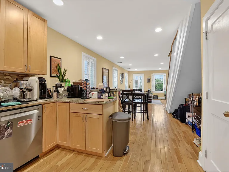 1712 Green St #4 — Photo 1