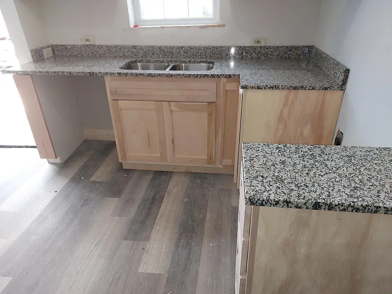 1009 E Oleander St — Photo 2