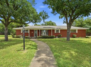 206 McAnear St, Cleburne, TX 76033