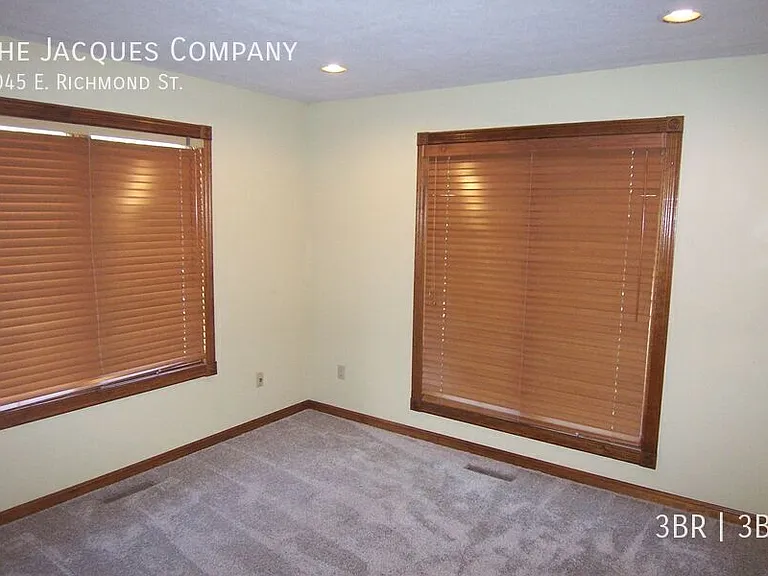 2045 E Richmond St — Photo 11