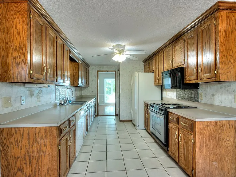 6435 Montpelier Ln — Photo 20