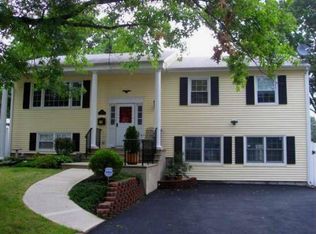 821 Curie Rd, North Brunswick, NJ 08902