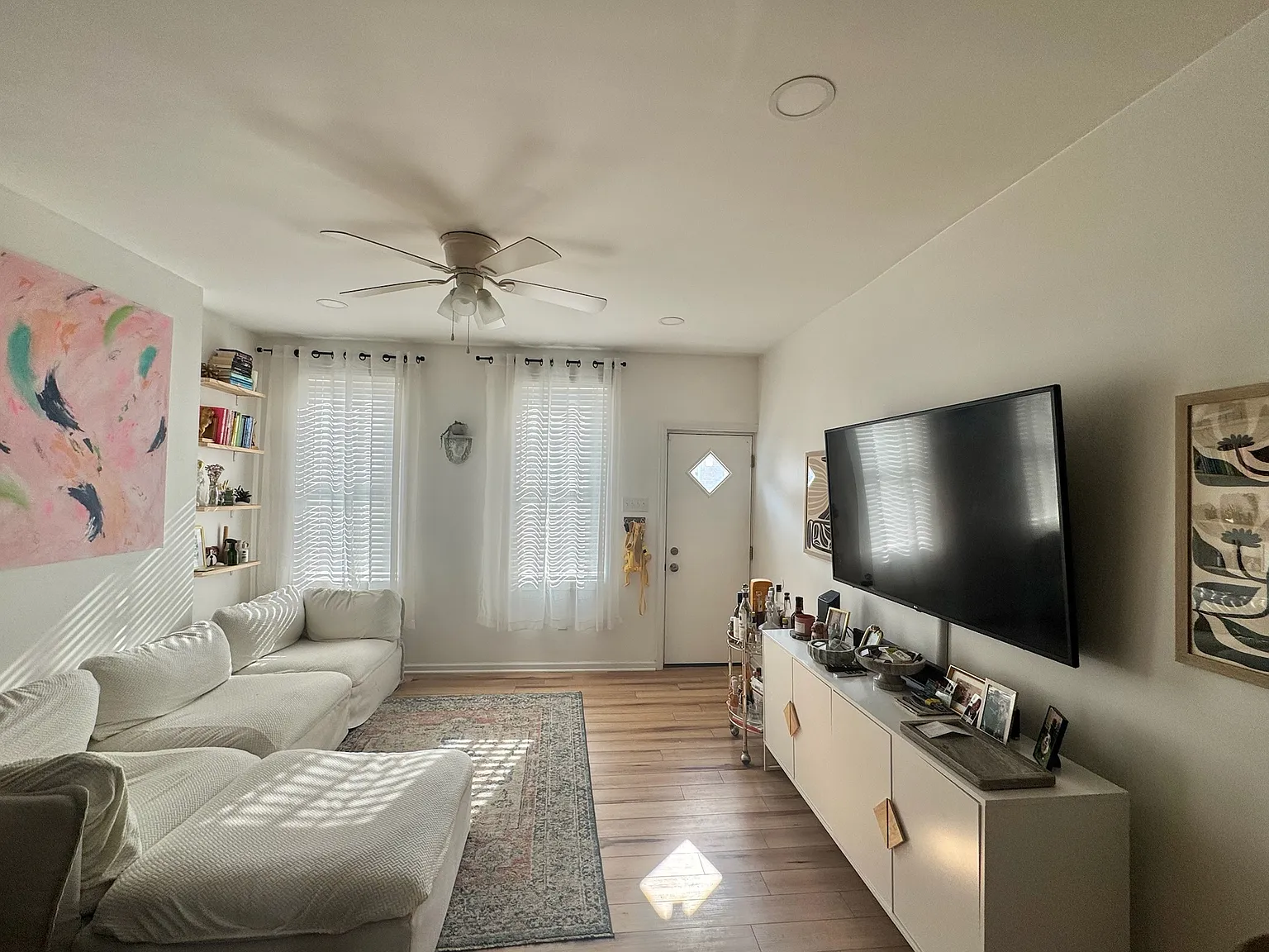 2 bed, 898 sqft, $2,150 — Photo 2