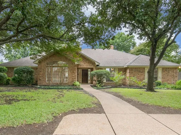 9303 Pioneer Dr, Woodway, TX 76712