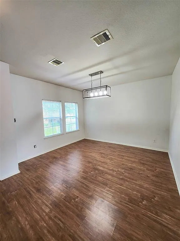 3 bed, 2.5 bath, 1650 sqft, $1,950 — Photo 3